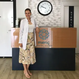 Dr. Dt. İpek Aysan Meriç profilinde yer alan galeri fotoğrafı.