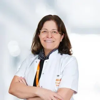 Uzm. Dr. Nermin Çalışır — Nöroloji, Osmangazi, Bursa. Portre fotoğrafı.
