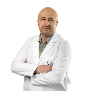Uzm. Dr. Farrukh Bayramov — Kardiyoloji, Düzce. Portre fotoğrafı.