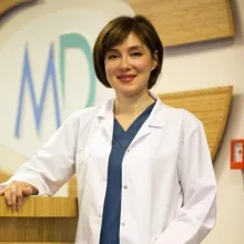 Uzm. Dr. Güneş Ertürk — Dermatoloji, İstanbul. Portre fotoğrafı.