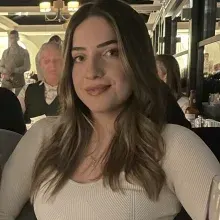 Kl. Psk. Elif Işıl Gürcüoğlu — Psikoloji, İstanbul. Portre fotoğrafı.