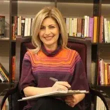 Psk. Özlem Sanan Şenbay — Psikoloji, Ankara. Portre fotoğrafı.