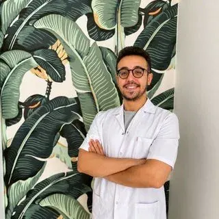 Fzt. Umut Kahraman — Fizyoterapi Ve Rehabilitasyon, İzmir. Portre fotoğrafı.