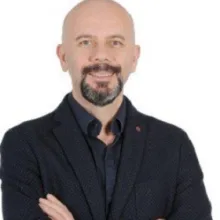 Uzm. Psk. Dan. Özkan Kenarlı — Psikolojik Danışma ve Rehberlik, İstanbul. Portre fotoğrafı.