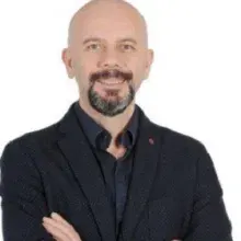 Uzm. Psk. Dan. Özkan Kenarlı — Psikolojik Danışma ve Rehberlik, İstanbul. Portre fotoğrafı.
