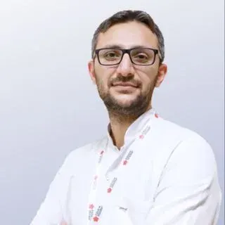 Uzm. Dr. Sıddık Erdoğan — Kardiyoloji, Ümraniye, İstanbul. Portre fotoğrafı.