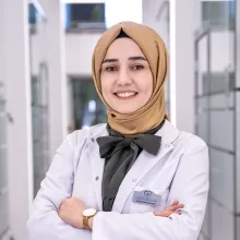 Uzm. Dt. Hayrunnisa Şimşek — Maltepe, İstanbul. Portre fotoğrafı.