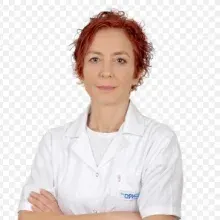 Uzm. Dr. Aysel Savran — Psikiyatri, Antalya. Portre fotoğrafı.
