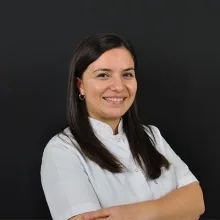 Dt. Pelin Babaemin — Diş Hekimi, Nilüfer, Bursa. Portre fotoğrafı.