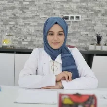 Dyt. Sebahat Türk — Diyetisyen. Portre fotoğrafı.