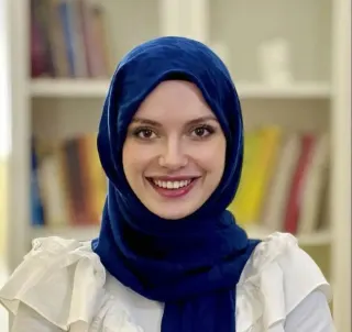 Psk. Zeynep Nur Batuk profilinde yer alan galeri fotoğrafı.