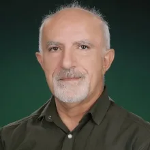 Uzm. Dr. Nusret Yılmaz — Göğüs Hastalıkları, Erzurum. Portre fotoğrafı.