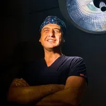 Op. Dr. Gökhan Gölcük — Kadın Hastalıkları Ve Doğum, Bursa. Portre fotoğrafı.