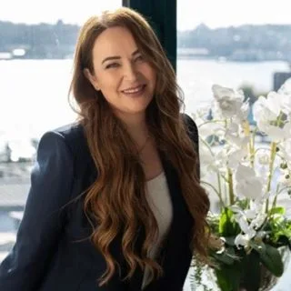 Op. Dr. Burcu Çetinkaya — Beyoğlu, İstanbul. Portre fotoğrafı.
