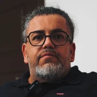 Psk. Emre Altınkurt — Psikoloji, Adana. Portre fotoğrafı.