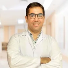 Op. Dr. Erol Nadi Varlı — Kadın Hastalıkları Ve Doğum, Muğla. Portre fotoğrafı.