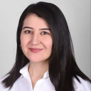 Op. Dr. Serap Özkan — Kadın Hastalıkları Ve Doğum, Pursaklar, Ankara. Portre fotoğrafı.