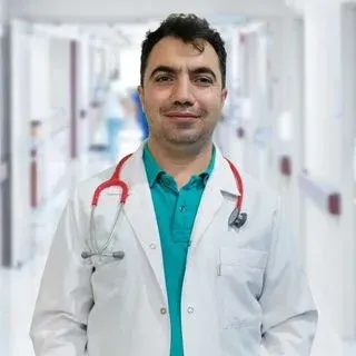 Uzm. Dr. Berat Sevgin — Çocuk Sağlığı Ve Hastalıkları, Osmangazi, Bursa. Portre fotoğrafı.