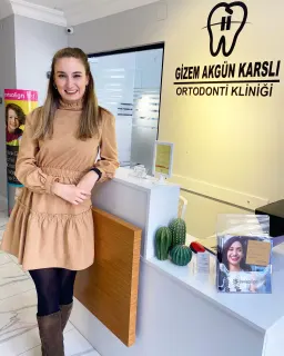 Uzm. Dt. Gizem Akgün Karslı profilinde yer alan galeri fotoğrafı.