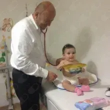 Uzm. Dr. Cihan Avaroğlu — Çocuk Sağlığı Ve Hastalıkları, İstanbul. Portre fotoğrafı.
