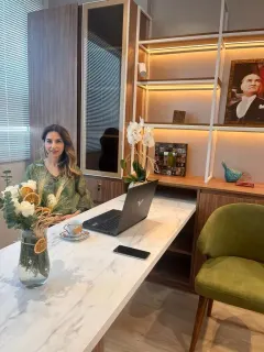 Uzm. Dr. Oya Yeşim Hacımustafaoğlu Utkan profilinde yer alan galeri fotoğrafı.