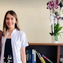 Uzm. Dr. İrem Mercan Güldoğan — Fiziksel Tıp Ve Rehabilitasyon, Tarsus, Mersin. Portre fotoğrafı.
