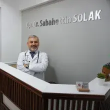 Op. Dr. Sabahettin Solak — Genel Cerrahi, Çanakkale. Portre fotoğrafı.