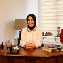 Psk. Elif Zahide Gök — Psikoloji, İstanbul. Portre fotoğrafı.