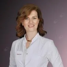 Dyt. Ceren Tanrıverdi Özcan — Diyetisyen, Aydın. Portre fotoğrafı.