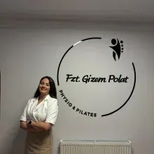 Fzt. Gizem Polat — Fizyoterapi Ve Rehabilitasyon, İstanbul. Portre fotoğrafı.
