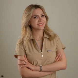 Dt. Melis Yusufhanoğlu Alp — Diş Hekimi, Kadıköy, İstanbul. Portre fotoğrafı.