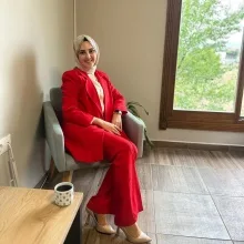 Psk. Seda Başgöze — Psikoloji, Erzincan. Portre fotoğrafı.