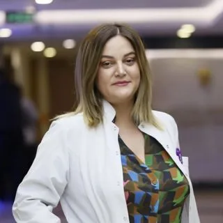 Op. Dr. Sare Çelik Doğan — Kadın Hastalıkları Ve Doğum, Kocaeli. Portre fotoğrafı.