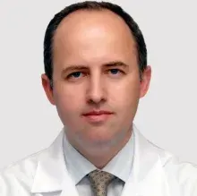 Prof. Dr. Haldun Oğuz — Kulak Burun Boğaz, Ankara. Portre fotoğrafı.