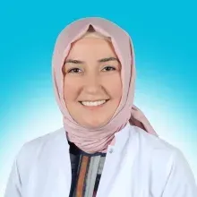 Uzm. Dr. Fatma Özcan — Fiziksel Tıp Ve Rehabilitasyon, Ankara. Portre fotoğrafı.