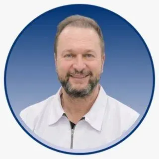 Dr. Dt. Hakan Demirel — Çankaya, Ankara. Portre fotoğrafı.