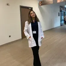 Psk. Gizem Kirşan — Psikoloji. Portre fotoğrafı.