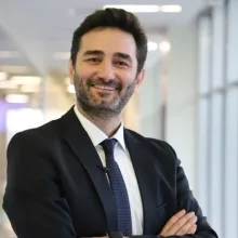Doç. Dr. Ali Yıldız — Üroloji, İstanbul. Portre fotoğrafı.