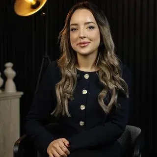 Kl. Psk. Ecem Demirkaya — Psikoloji, İstanbul. Portre fotoğrafı.