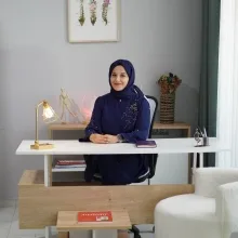 Uzm. Fzt. Gizem Önlüoğlu Esgil — Fizyoterapi Ve Rehabilitasyon, Konya. Portre fotoğrafı.