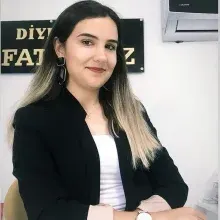Dyt. Fatma Öz — Diyetisyen, Antalya. Portre fotoğrafı.