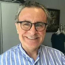 Prof. Dr. Serdar Akgün — Kalp Ve Damar Cerrahisi, Üsküdar, İstanbul. Portre fotoğrafı.