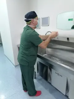Op. Dr. Alper Hacıoğlu profilinde yer alan galeri fotoğrafı.