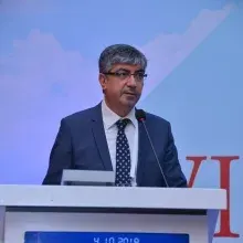 Prof. Dr. Serdar Onat — Göğüs Cerrahisi, Diyarbakır. Portre fotoğrafı.