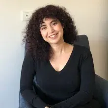 Psk. Sinem Begüm Akiş — Psikoloji. Portre fotoğrafı.