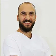 Dt. Mehmet Kerim Ceyran — Diş Hekimi, Antalya. Portre fotoğrafı.