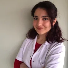 Dkt. Canay Ünal — Dil ve Konuşma Terapisi. Portre fotoğrafı.
