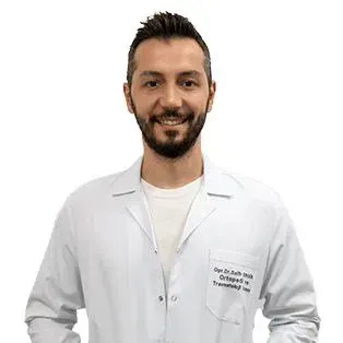 Op. Dr. Salih Ergün — Ortopedi Ve Travmatoloji, Trabzon. Portre fotoğrafı.