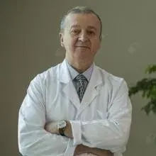 Op. Dr. Yusuf Ergün — Ankara. Portre fotoğrafı.