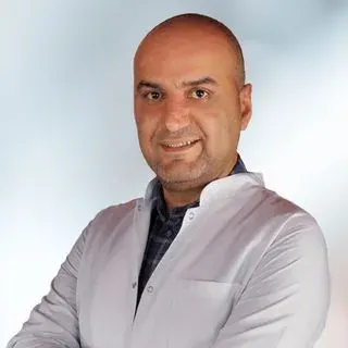 Uzm. Dr. Yasin Altundal — Fiziksel Tıp Ve Rehabilitasyon, İstanbul. Portre fotoğrafı.